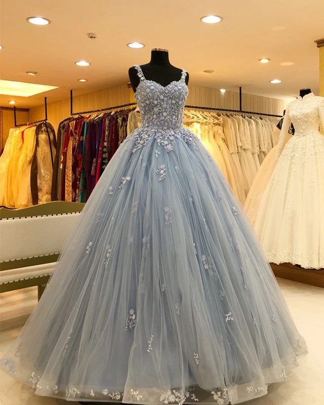 Chic Lace Beaded Sweetheart Tulle Ball Gowns Quinceanera Dresses Strapless Lace Dress