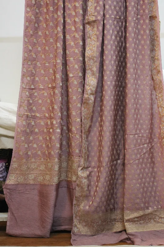 Luxurious Lavender Elegance: Lavender Handloom 3 Pcs Cotton Silk Banarasi Dress Material Elegant unclassified dresses