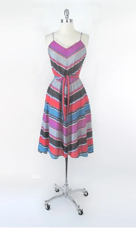 Vintage 70s Chevron Stripe Sundress Dress S | XS Trendy unclassified dresses